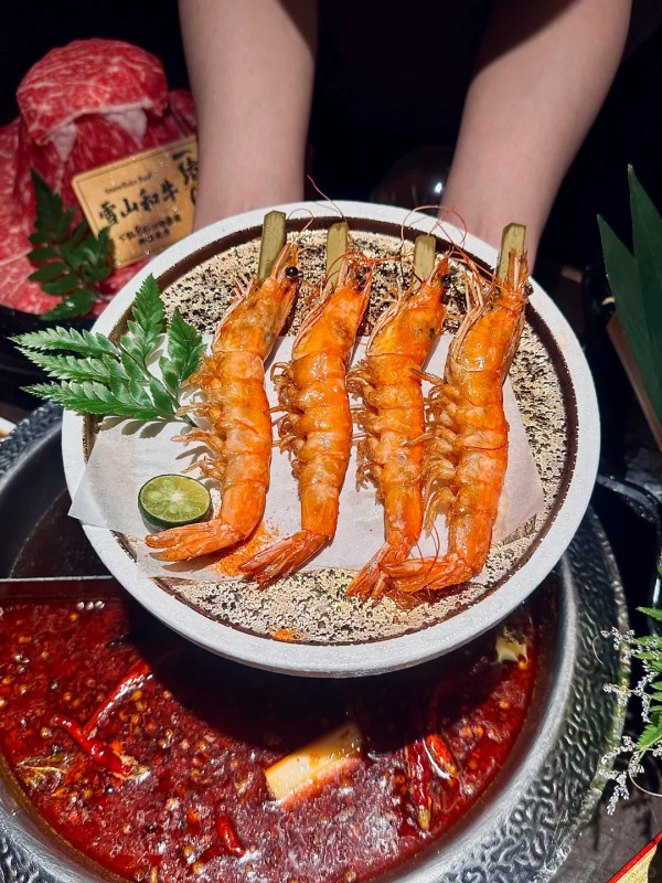 深圳壽喜燒。圖片來源：小紅書@藍莓朵朵、小紅書@莫跳跳、小紅書@change、小紅書@愛吃香菜的JJ、小紅書@棉花糖豬、小紅書@小陳去哪裡玩呀