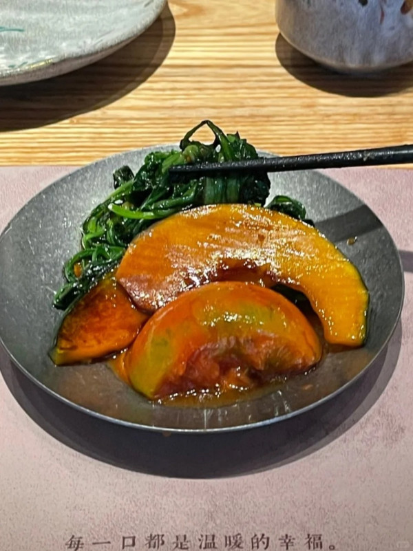 深圳壽喜燒。圖片來源：小紅書@藍莓朵朵、小紅書@莫跳跳、小紅書@change、小紅書@愛吃香菜的JJ、小紅書@棉花糖豬、小紅書@小陳去哪裡玩呀