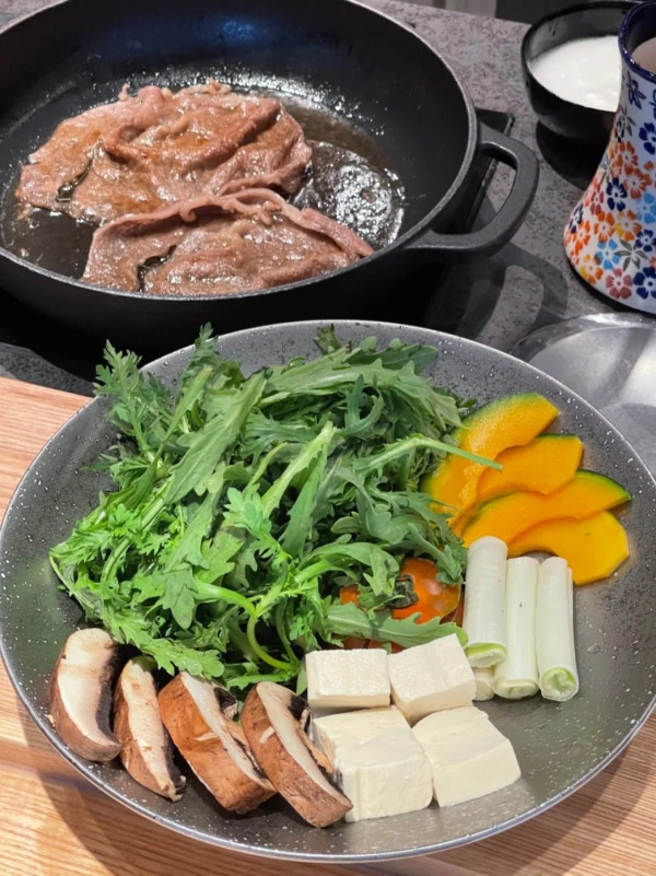 深圳壽喜燒。圖片來源：小紅書@藍莓朵朵、小紅書@莫跳跳、小紅書@change、小紅書@愛吃香菜的JJ、小紅書@棉花糖豬、小紅書@小陳去哪裡玩呀