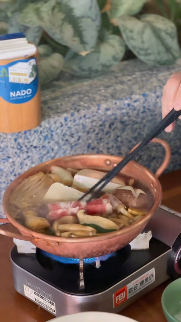 深圳壽喜燒。圖片來源：小紅書@藍莓朵朵、小紅書@莫跳跳、小紅書@change、小紅書@愛吃香菜的JJ、小紅書@棉花糖豬、小紅書@小陳去哪裡玩呀