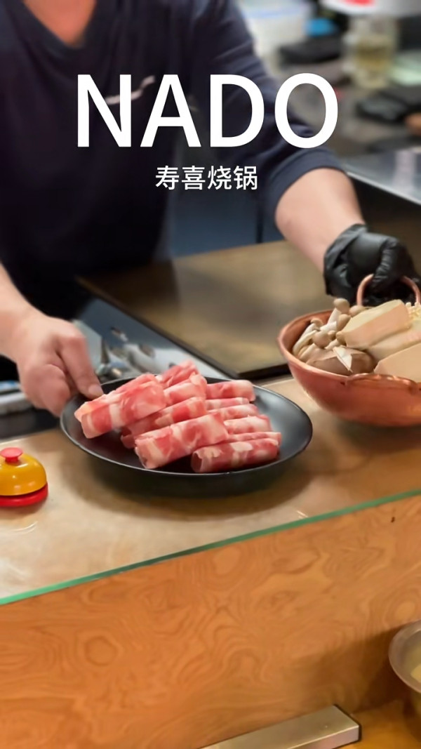 深圳壽喜燒。圖片來源：小紅書@藍莓朵朵、小紅書@莫跳跳、小紅書@change、小紅書@愛吃香菜的JJ、小紅書@棉花糖豬、小紅書@小陳去哪裡玩呀