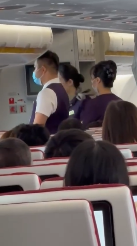 有片!麻煩客搭港航堅持唔扣安全帶 最終累全機延誤1小時 網民:永久黑名單
