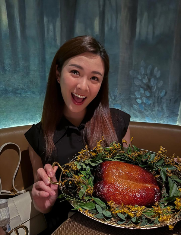 被網民指「走曬樣」(圖片來源：IG@kaman_kong）