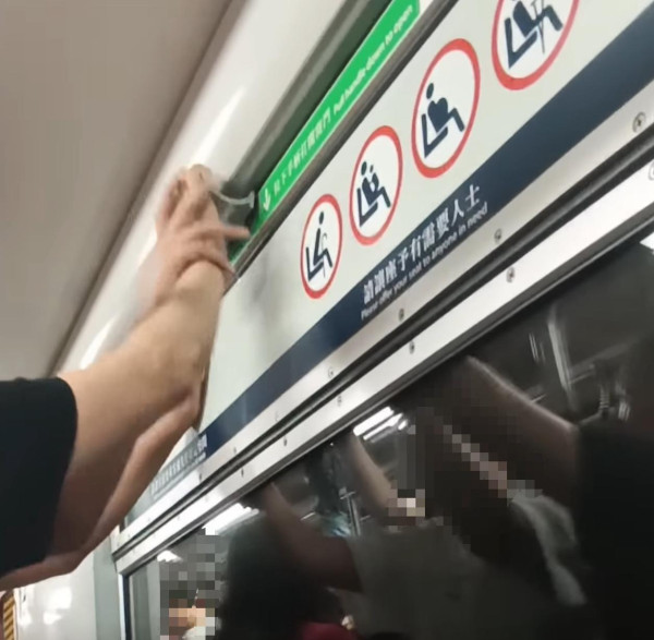 港鐵乘客打開車廂「緊急窗」場面驚險！官方稱僅1個情況可使用