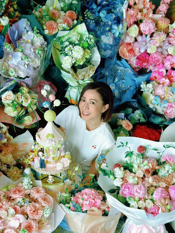 獲讚「凍齡女神」（圖片來源：IG@charmaine_sheh）