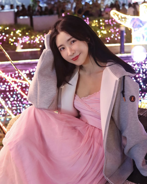 前東張女神利穎怡宣布懷孕喜訊！與圈外老公結婚6年終造人成功