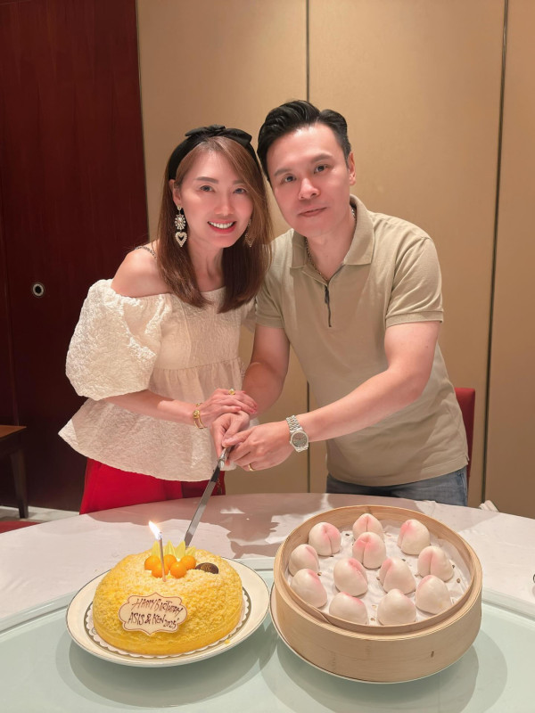 44歲熊黛林生日素顏照暴露真實歲月痕跡 郭可盈大家姐罕有露面感情好！