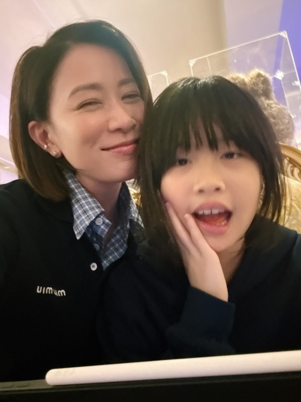 佘詩曼與契仔合照（圖片來源：IG@charmaine_sheh ）