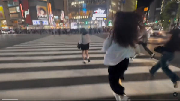 有片！台灣旅客大鬧日本澀谷坐斑馬線稱超好玩！台網民斥：不要丟台灣臉 