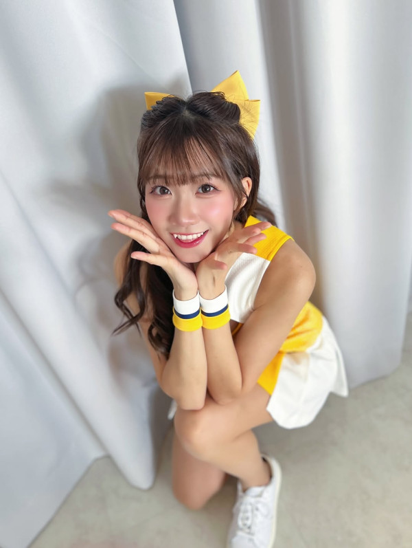 冼迪琦貼性感比堅尼相晒噴血級驕人身材 邪惡角度高炒事業線深不見底！