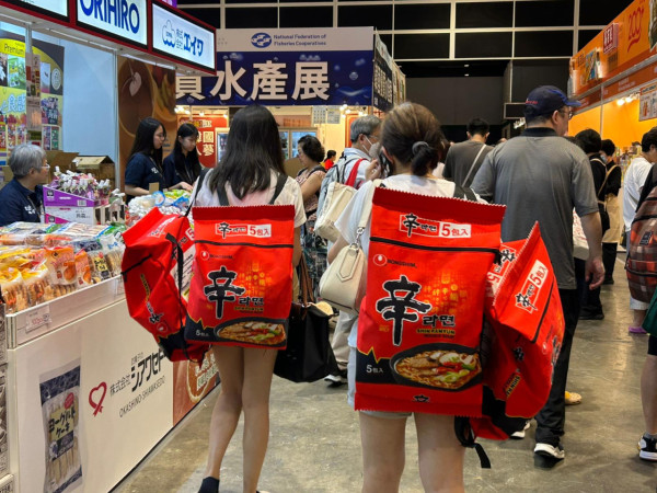 2025美食博覽美食展筍貨乾貨心水推介︰巨型即食麵福袋+免費行李喼+日本蕃薯僅$10