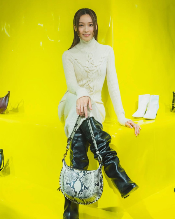 李佳芯久違露面IG晒超真實素顏 少女膚質狀態驚人獲激讚似中學生