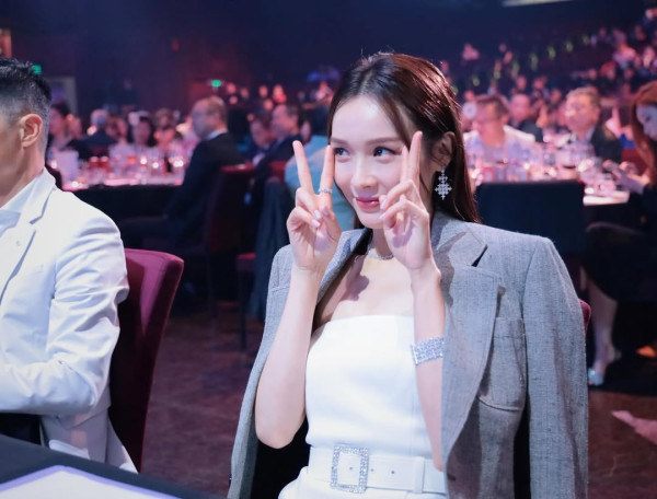 李佳芯簽約8億電影王國正式進軍影壇 幕後功臣原來係呢一位港姐富貴老公