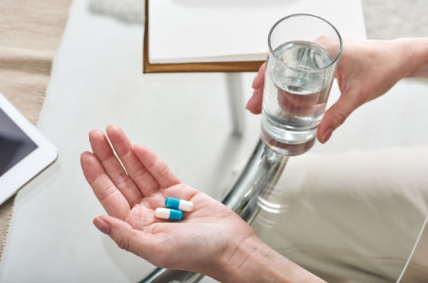 28歲女腎功能如80歲！醫生揭長期吃1物致嚴重脫水【附3類消水腫食物】