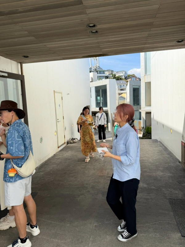 G.E.M.演唱會內地少女大量拎走一物品 網民怒轟偷竊「臉皮厚過地殼」 