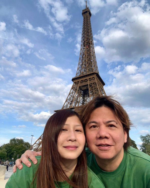 伍仲衡黑雨帶老婆屯門衝尖沙咀覆診撲空 發文抱怨診所不開門反遭網民圍剿