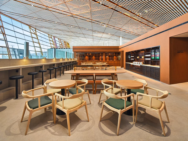 國泰北京首都國際機場貴賓室煥新啟幕 內部環境率先睇!3大特色餐飲區+舒適休憩體驗