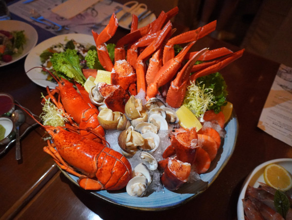 【自助餐優惠】紅磡都會海逸酒店海鮮自助餐+買二送二限時優惠　任食龍蝦、鮑魚、羊架、雪花蟹腳