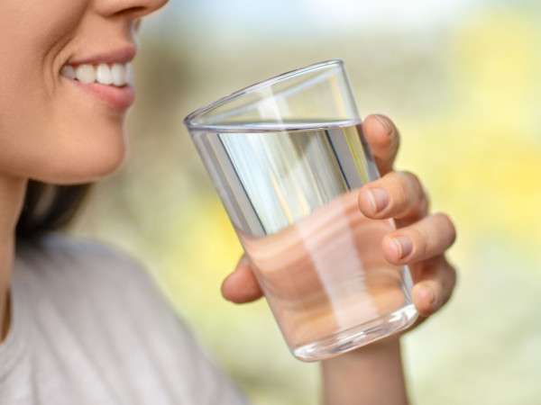 震驚！亞洲自來水微塑膠含量最高 專家教路簡單2招去除 90%