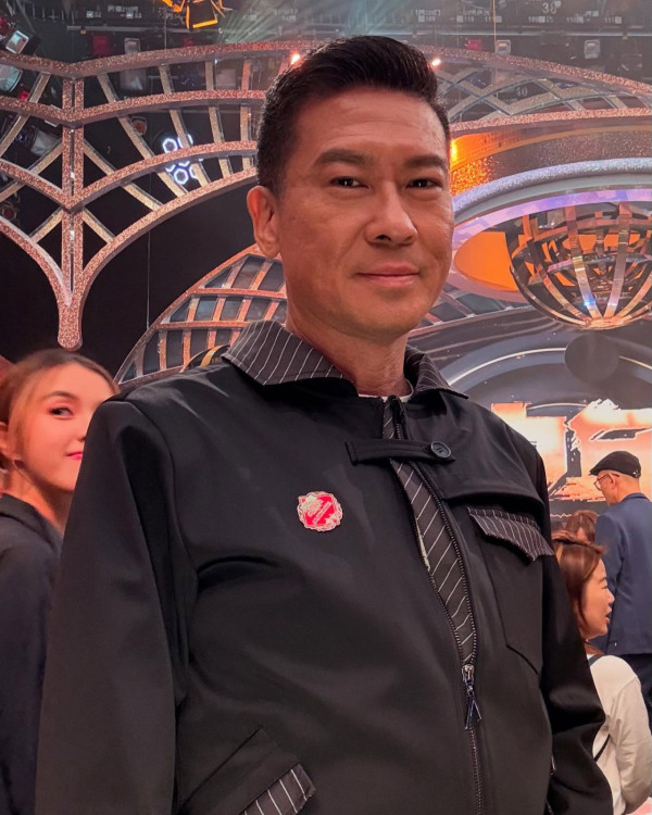 張佳添兩度離婚後被爆新戀情約會斷正 秘戀細10歲離巢TVB女藝人！去年已隔空放閃