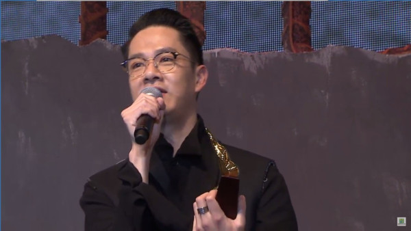 藍奕邦疑似私人FB爆粗炮轟鄧紫棋！認叻4點完勝GEM 網民鞭屍恥笑當年言論「最強回力鏢」