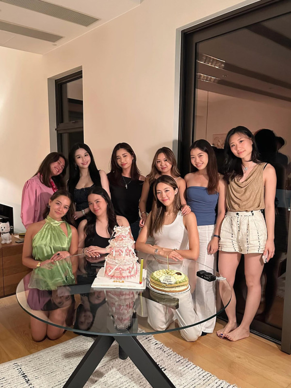 沈月24歲生日罕有低胸火辣晒事業線 生日派對排場夠勁！獲16位好友寵上天