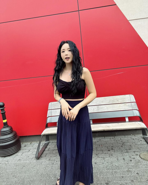 金鍾國歷年緋聞女友：洪真英（圖片來源：IG@sambahong）