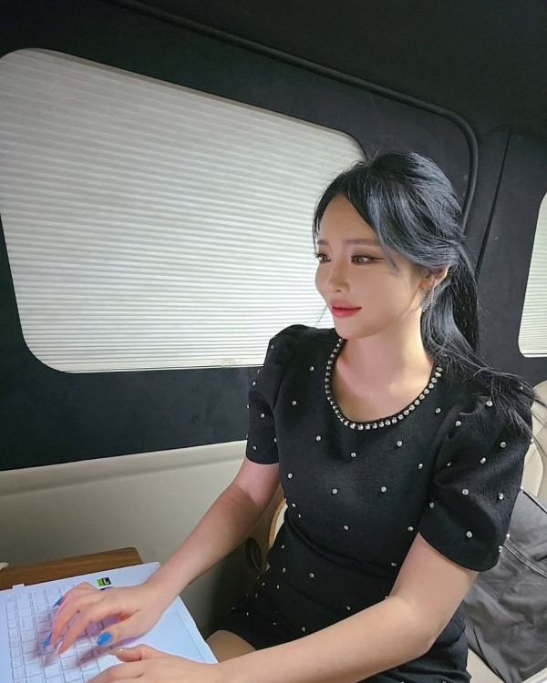金鍾國歷年緋聞女友：洪真英（圖片來源：IG@sambahong）
