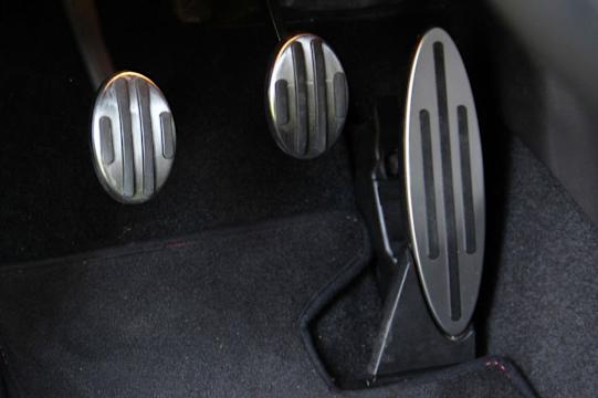 學車考自動波/棍波好？考生8大Q&A！考牌、費用、海外自駕遊有何分別？