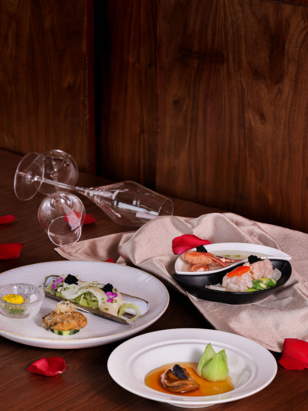 尖沙咀海景中菜廳「黑魚子海鮮8道菜」 魚子焗蟹蓋／香蔥蟶子／蒸龍蝦鉗