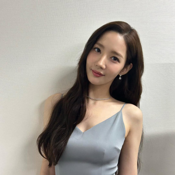 以模特兒身份出道圖片來源：IG@rachel_mypark)