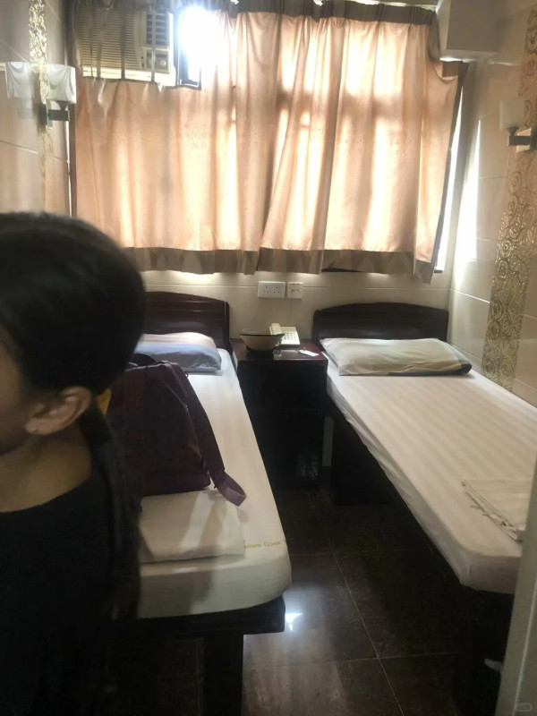 內地客稱住呢個價位酒店仍發霉 好奇香港要幾錢先住到正常酒店 
