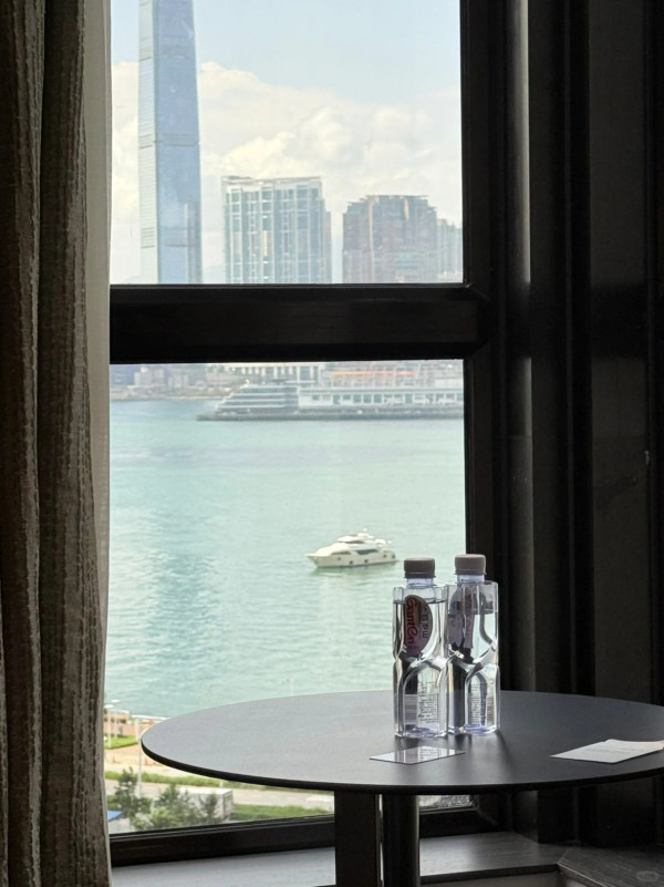 內地客稱住呢個價位酒店仍發霉 好奇香港要幾錢先住到正常酒店 