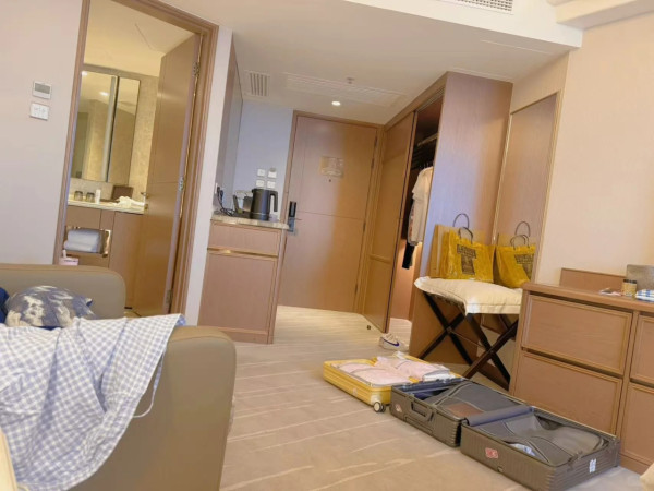 內地客稱住呢個價位酒店仍發霉 好奇香港要幾錢先住到正常酒店 