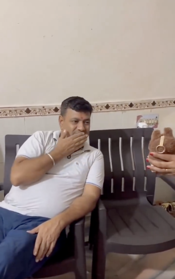 網片瘋傳 女子誤信Labubu為中國神明 擺神壇、獻供品供奉