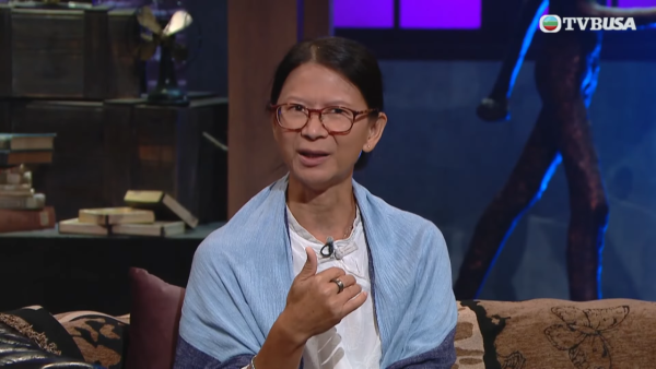 雙性人老師自揭去廁所被欺凌暗黑經歷！穿已故靈魂伴侶縫紉裙證不離不棄