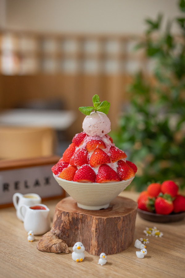 HeSheEat推出夏日消暑甜點+特飲 開心果燕麥奶咖啡/青檸咖啡/牛乳白桃刨冰