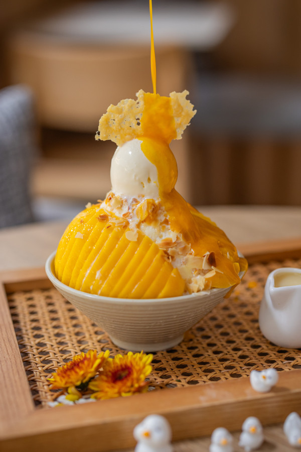 HeSheEat推出夏日消暑甜點+特飲 開心果燕麥奶咖啡/青檸咖啡/牛乳白桃刨冰