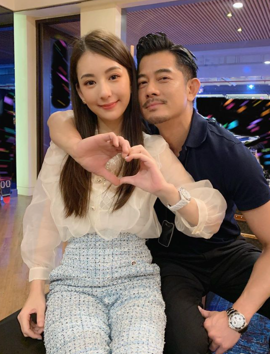 方媛臨盆在即挺巨肚拍攝自爆真實體重 數字震驚網民！陀男B持續孕吐5個月