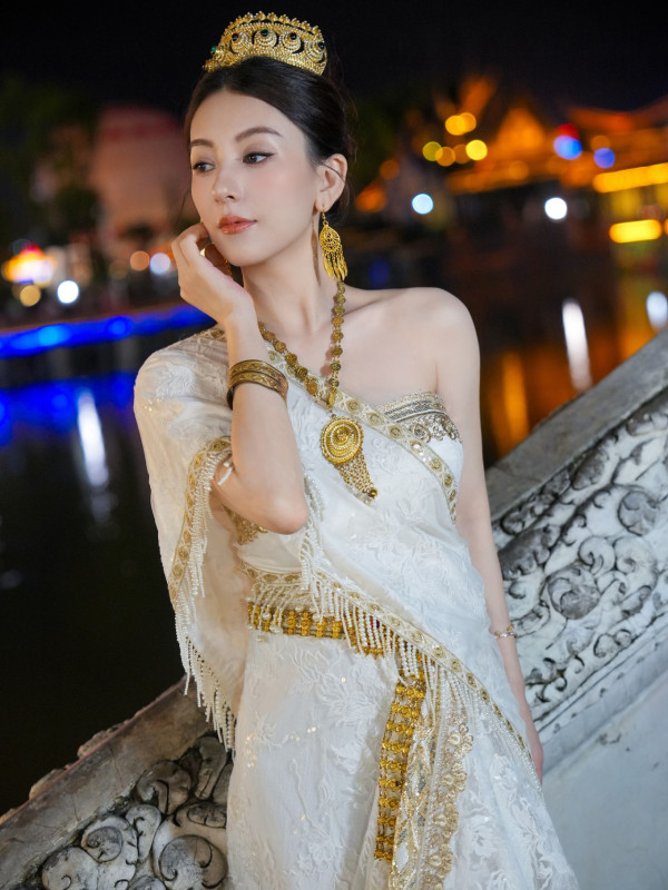 方媛臨盆在即挺巨肚拍攝自爆真實體重 數字震驚網民！陀男B持續孕吐5個月