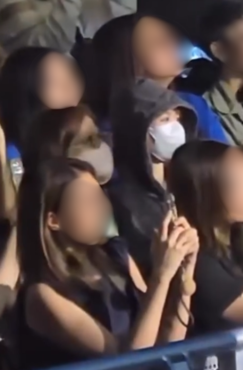林明禎被捕捉包到冚力撐Edan演唱會！受呂媽媽全程「保護」有講有笑緋聞再升溫