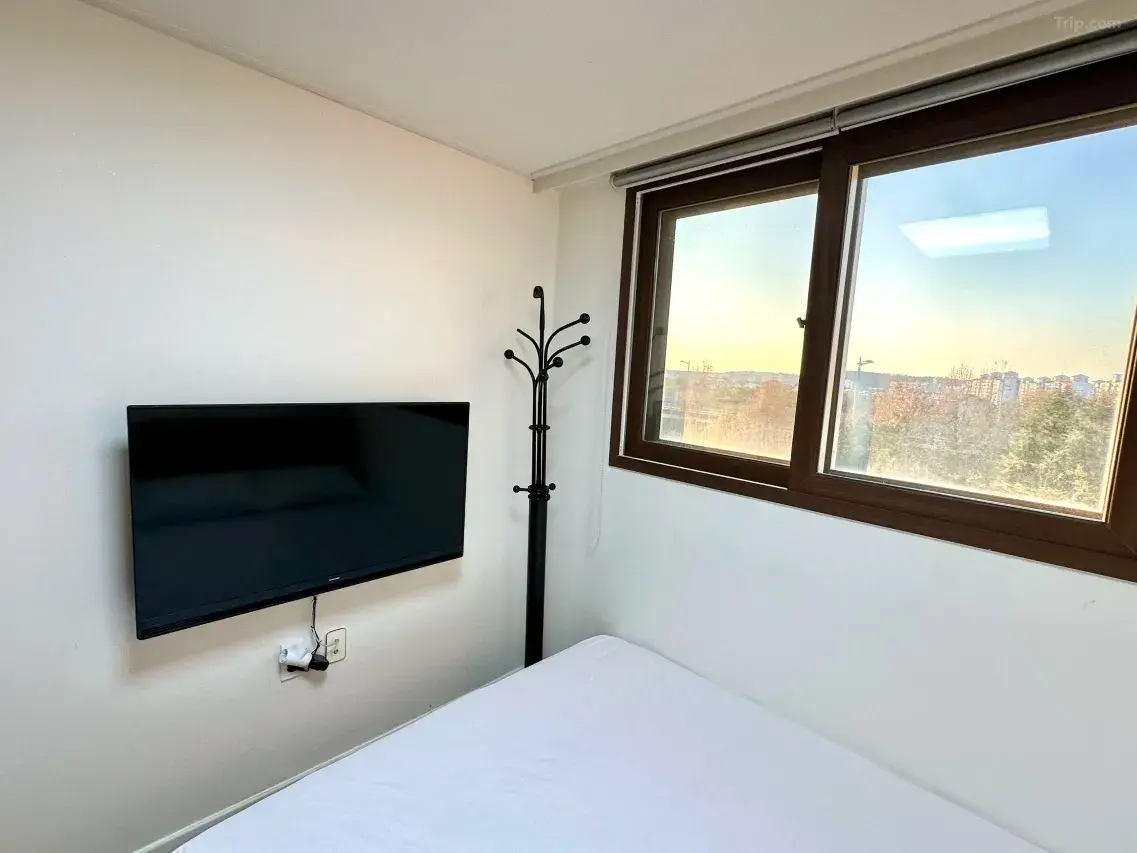 內地女獨遊住韓國民宿遇偷窺男屋主不理！網民揭Airbnb民宿門鎖有安全隱憂 