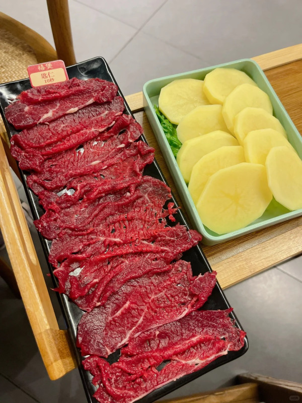 珠海口岸天地攻略。圖源：小紅書@關於美好About Good、小紅書@吾小六、小紅書@Han Meimei、小紅書@1ddddd、小紅書@費洛蒙小姐、小紅書@陽光小獅子 Sunny