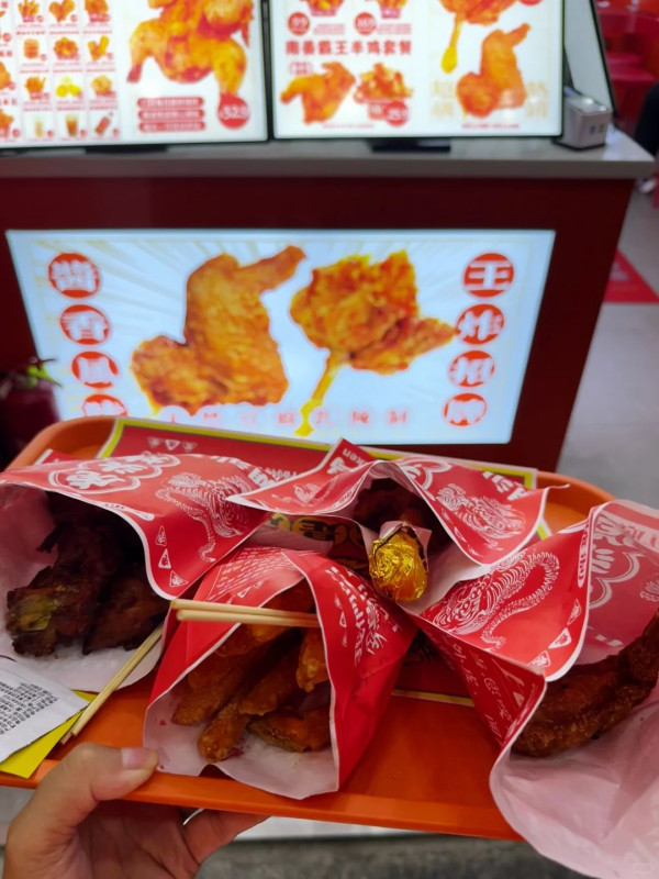 珠海口岸天地攻略。圖源：小紅書@關於美好About Good、小紅書@吾小六、小紅書@Han Meimei、小紅書@1ddddd、小紅書@費洛蒙小姐、小紅書@陽光小獅子 Sunny