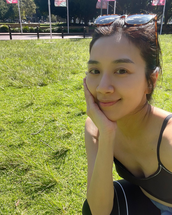 42歲黃智雯一刀剪短髮新造型曝光 棄掉長髮形象清爽俐落驚艷網民