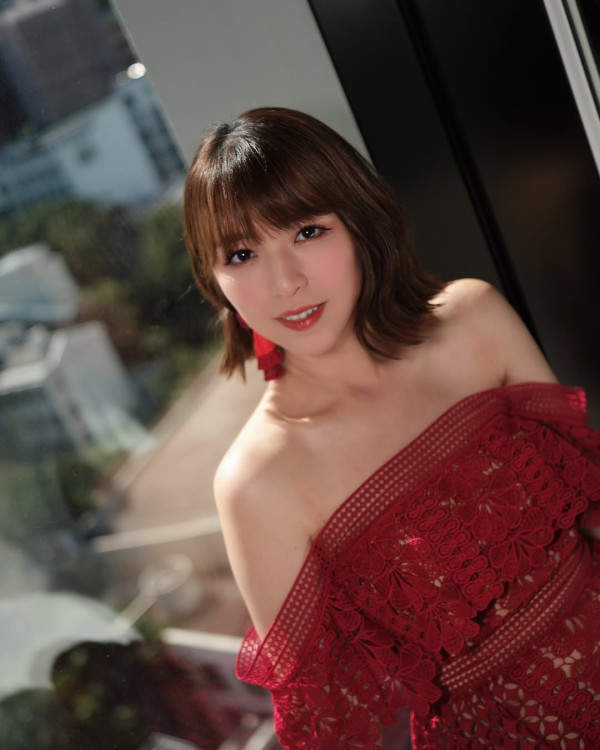 孫慧雪人妻大解放小背心晒澎湃上圍 胸墊加持偉大效果更加震撼眼球