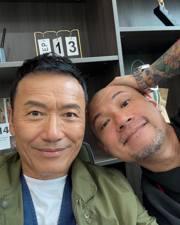 金剛不滿機場過關被多次搜身 「還是安檢的小姐姐想摸我？」 