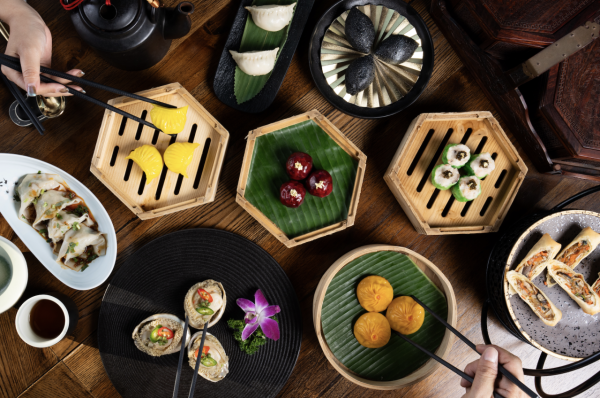 Aqua與胡同推出夏日週末早午餐 銀鱈魚西京燒/宮保蝦/胡同片皮鴨