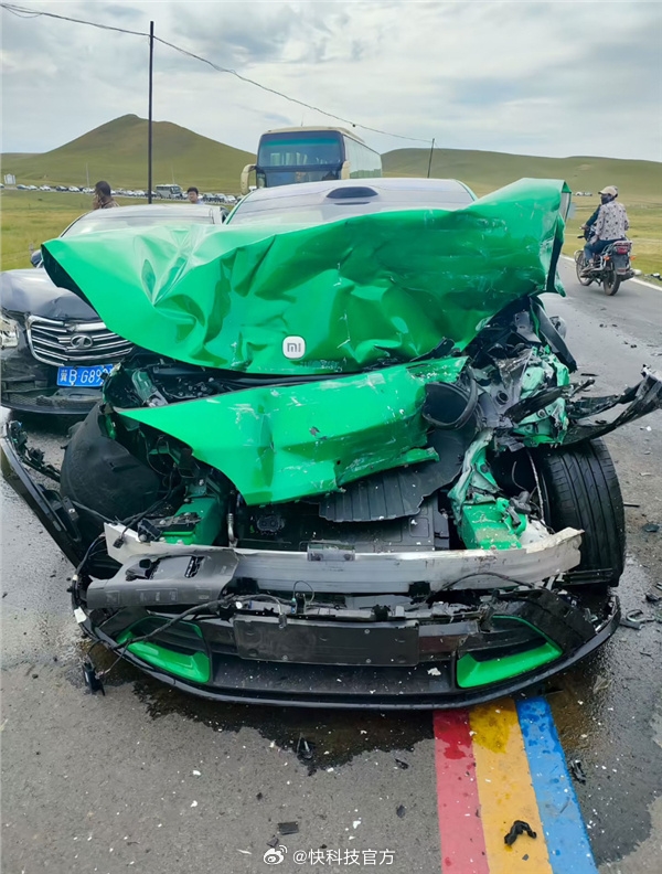 嚴重車禍 小米YU7遭水泥車猛撞 車主毫髮無傷稱「會再買小米」