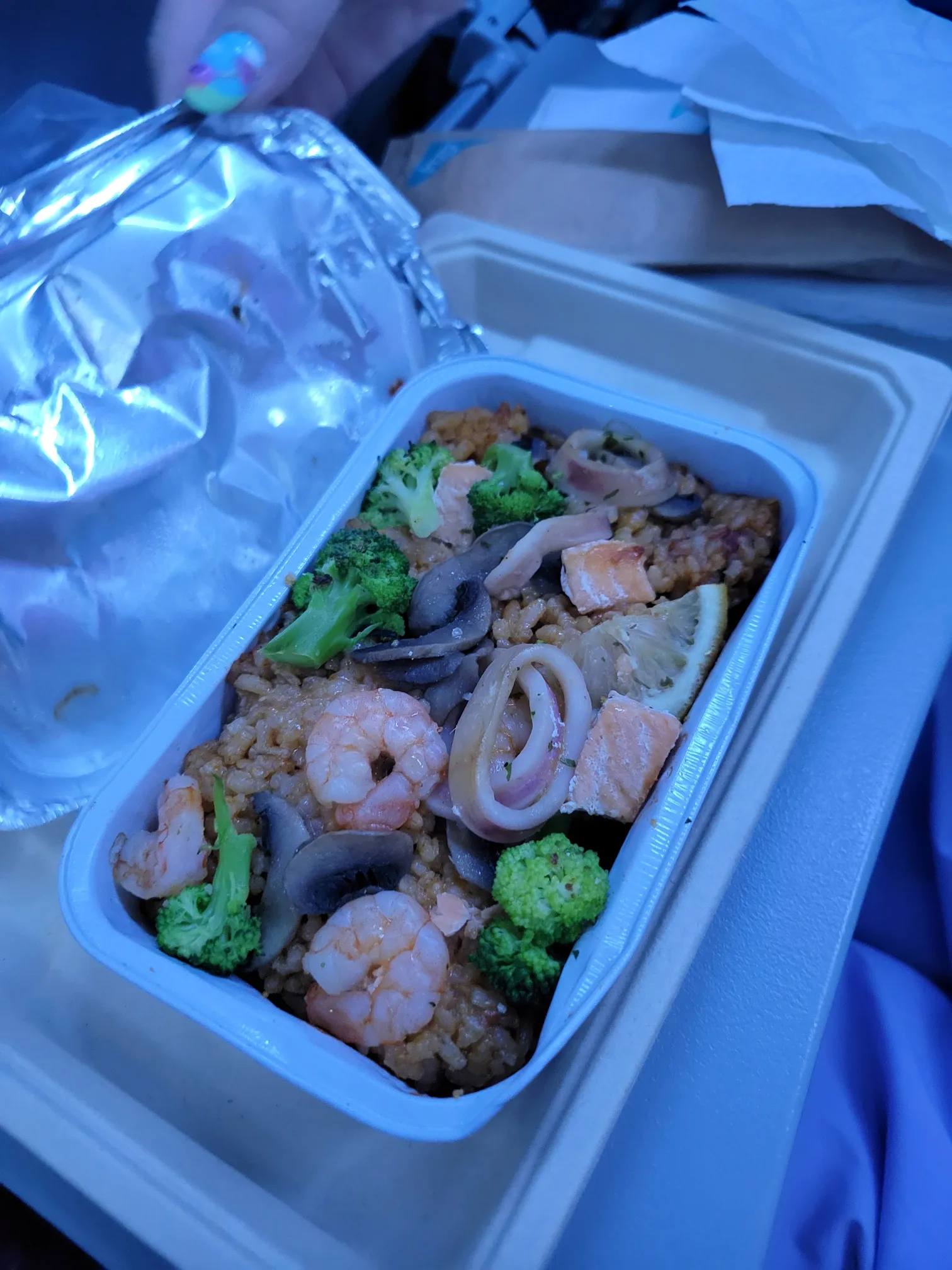 大灣區航空盲盒飛機餐開出千層麵！旅客好評：好吃+滿滿情緒價值！空姐事先做一事獲讚細心！